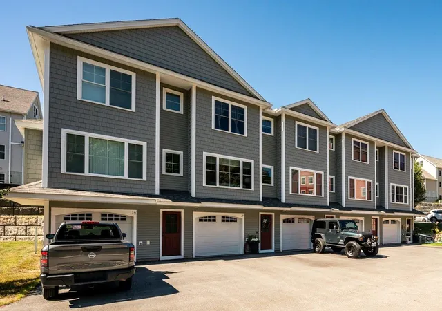 Photo 2 of Condo for sale at 27 Fownes Ml Ct #17, Rochester, NH 03867 | MLS# 5108064 | Listing updated on 2026-09-17