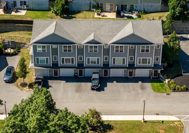 Photo 3 of Condo for sale at 27 Fownes Ml Ct #17, Rochester, NH 03867 | MLS# 5108064 | Listing updated on 2026-09-17