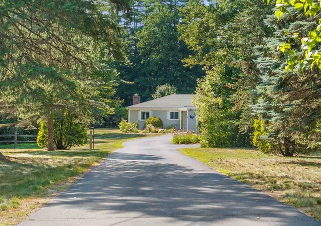 Photo 3 of Single family home for sale at 10 Town House Rd, New Hampton, NH 03256 | MLS# 5108076 | Listing updated on 2026-09-16