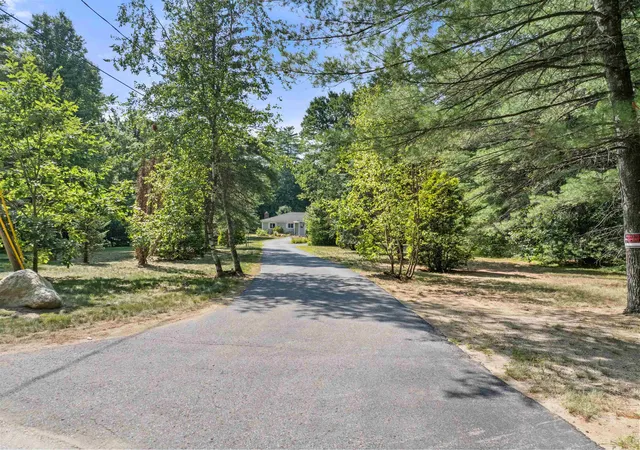Photo 4 of Single family home for sale at 10 Town House Rd, New Hampton, NH 03256 | MLS# 5108076 | Listing updated on 2026-09-16