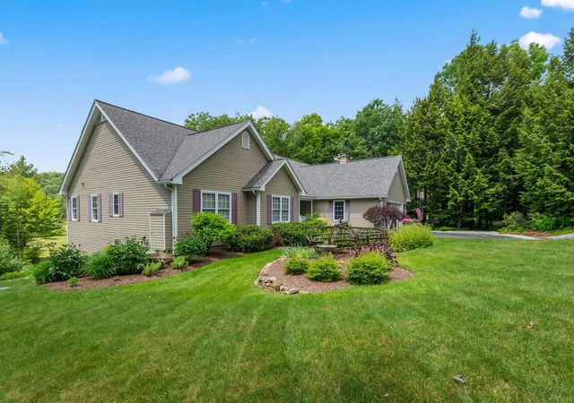 Single family home for sale at 84 Cameron Dr, Jackson, NH 03846 | MLS# 5108080