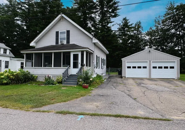 Photo 1 of Single family home for sale at 4 Cottage St, Northfield, NH 03276 | MLS# 5108089 | Listing updated on 2026-09-12