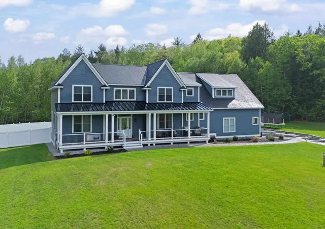 Photo 2 of Single family home for sale at 13 Stone Crk Dr, Exeter, NH 03833 | MLS# 5108100 | Listing updated on 2026-09-15