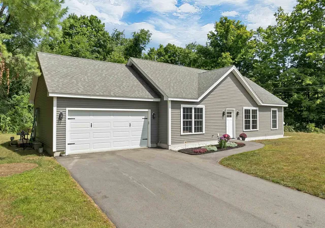 Single family home for sale at 562 Pickering Rd, Rochester, NH 03867 | MLS# 5108103