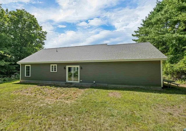 Photo 2 of Sale Pending at 562 Pickering Rd, Rochester, NH 03867 | MLS# 5108103 | Listing updated on 2026-09-18