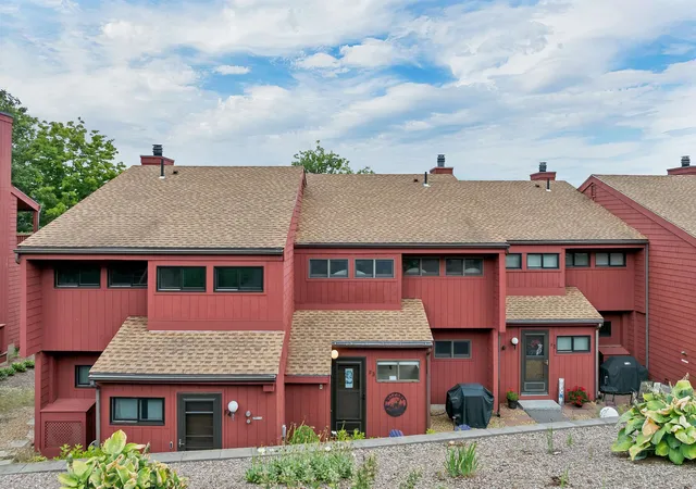 Photo 3 of Townhouse for sale at 50 Scenic Dr #F3, Gilford, NH 03249 | MLS# 5108112 | Listing updated on 2026-09-10