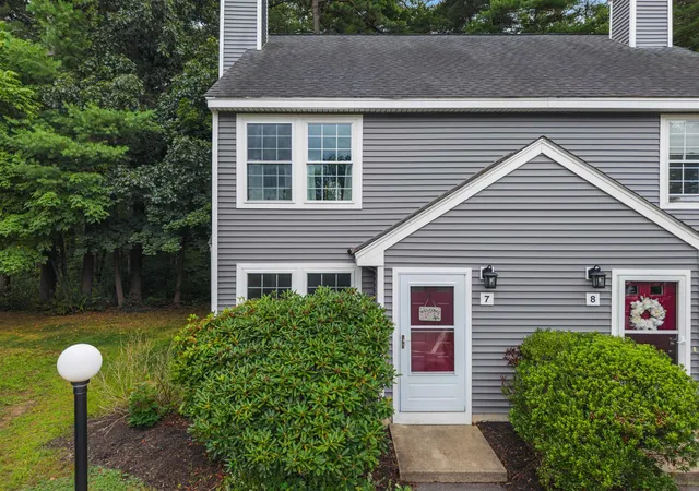 Photo 1 of Townhouse for sale at 7 Ne Village Rd #7, Concord, NH 03301 | MLS# 5108114 | Listing updated on 2026-09-03
