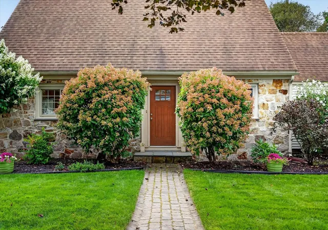Photo 4 of Sale Pending at 82 Edgerton St, Rutland, VT 05701 | MLS# 5108119 | Listing updated on 2026-09-08
