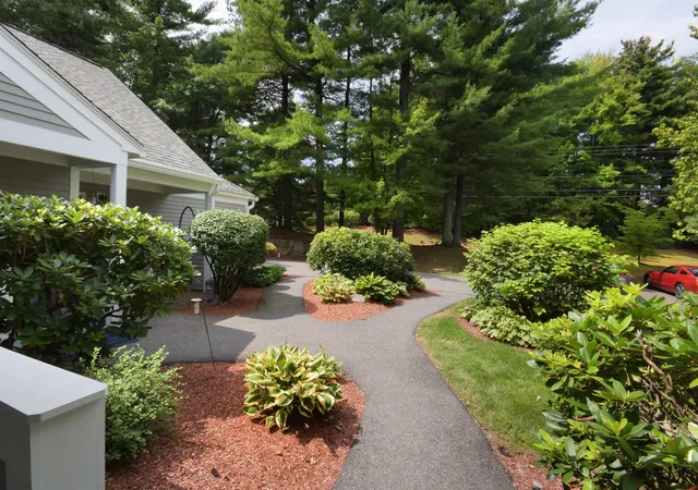 Photo 3 of Townhouse for sale at 42 Dogwood Dr, Nashua, NH 03062 | MLS# 5108120 | Listing updated on 2026-09-04