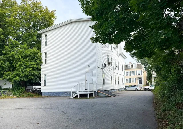 Photo 3 of Multi family home for sale at 18 South St, Manchester, NH 03104 | MLS# 5108123 | Listing updated on 2026-09-03