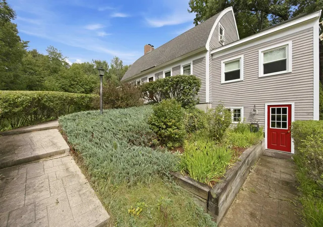 Photo 3 of Single family home for sale at 8 Hollow Rd, Bow, NH 03304 | MLS# 5108129 | Listing updated on 2026-09-15