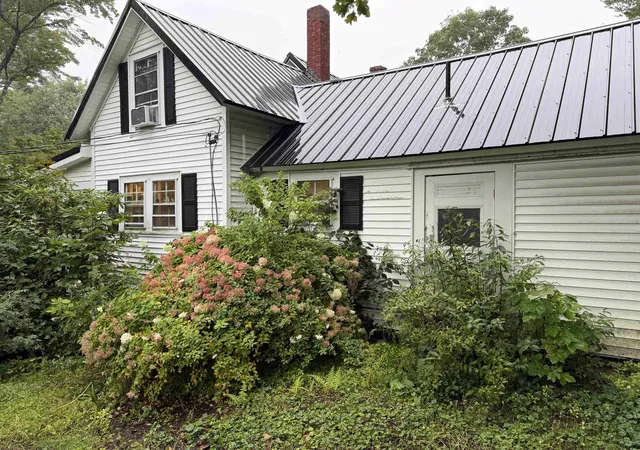 Photo 1 of Single family home for sale at 14 Dorrs Cor Rd, Ossipee, NH 03864 | MLS# 5108143 | Listing updated on 2026-09-28