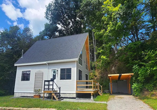 Single family home for sale at 188 Wall St, Springfield, VT 05156 | MLS# 5108147