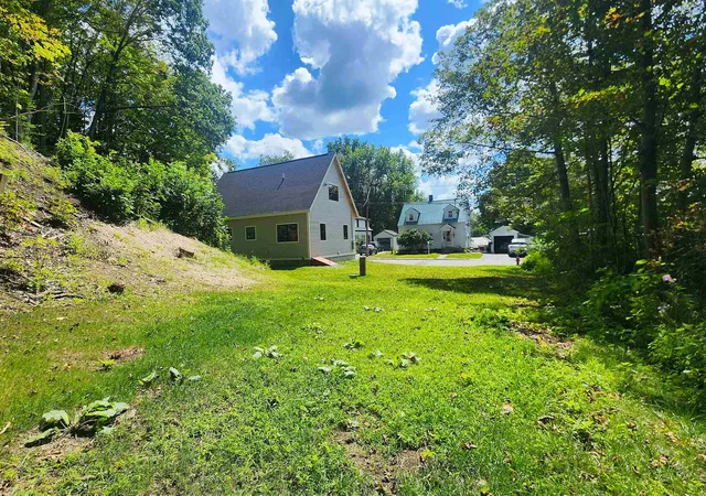 Photo 4 of Single family home for sale at 188 Wall St, Springfield, VT 05156 | MLS# 5108147 | Listing updated on 2026-09-18