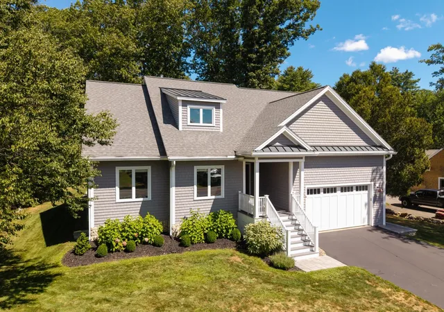 Photo 3 of Sale Pending at 281 Wallis Rd, Rye, NH 03870 | MLS# 5108153 | Listing updated on 2026-09-11
