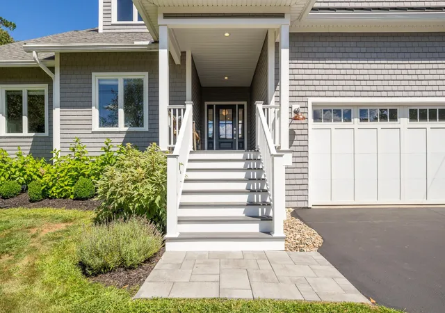 Photo 4 of Sale Pending at 281 Wallis Rd, Rye, NH 03870 | MLS# 5108153 | Listing updated on 2026-09-11