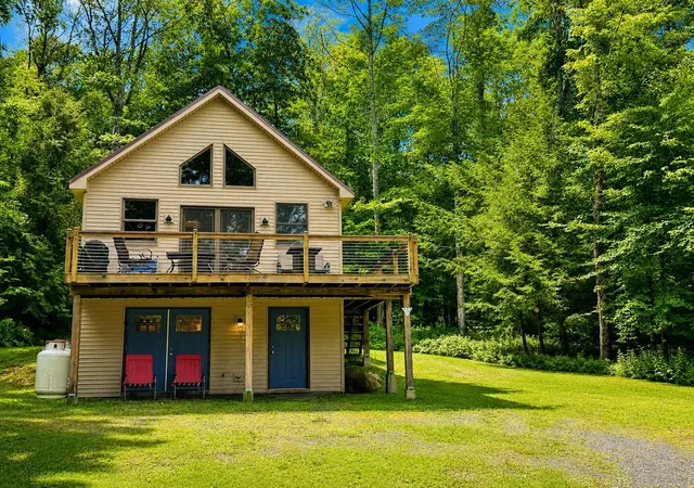 Photo 1 of Single family home for sale at 250 Fairview Ave, Wilmington, VT 05363 | MLS# 5108158 | Listing updated on 2026-10-06
