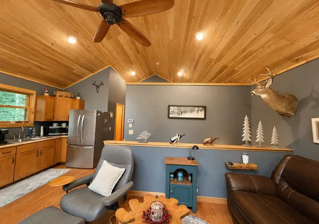 Photo 3 of Single family home for sale at 250 Fairview Ave, Wilmington, VT 05363 | MLS# 5108158 | Listing updated on 2026-10-06