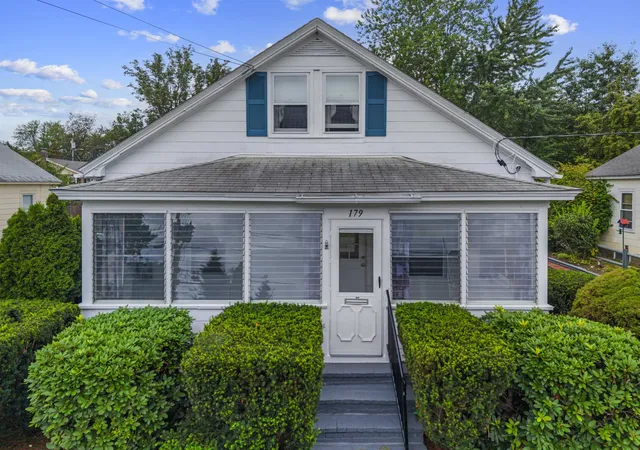 Photo 2 of Single family home for sale at 179 Mitchell St, Manchester, NH 03103 | MLS# 5108161 | Listing updated on 2026-09-17