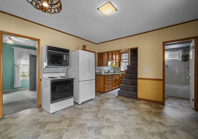 Photo 3 of Single family home for sale at 179 Mitchell St, Manchester, NH 03103 | MLS# 5108161 | Listing updated on 2026-09-17