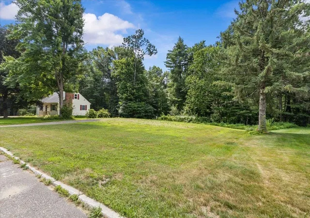 Photo 3 of Sale Pending at 274 Eagle Park Dr, Colchester, VT 05446 | MLS# 5108164 | Listing updated on 2026-09-17