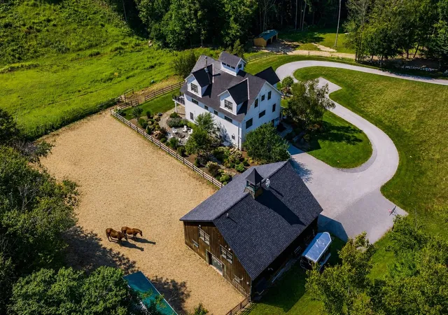 Photo 3 of Single family home for sale at 93 Elizabeth Ct, Arlington, VT 05250 | MLS# 5108165 | Listing updated on 2026-09-06