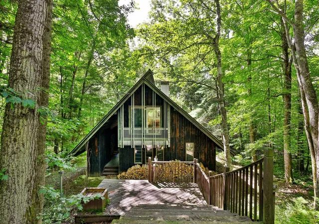 Single family home for sale at 212 Falcon Loop E, Rochester, VT 05767 | MLS# 5108168