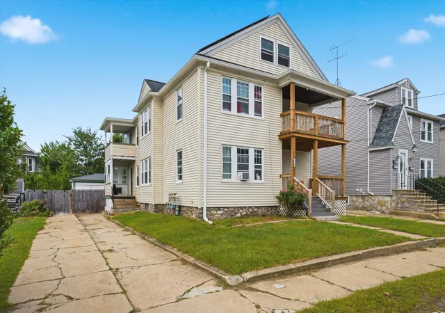 Photo 2 of Sale Pending at 650 Lake Ave, Manchester, NH 03103 | MLS# 5108183 | Listing updated on 2026-09-10