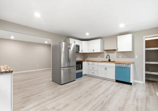 Photo 4 of House for sale at 182-184 Buck St #123, Suncook, NH 03275 | MLS# 5108185 | Listing updated on 2026-09-05