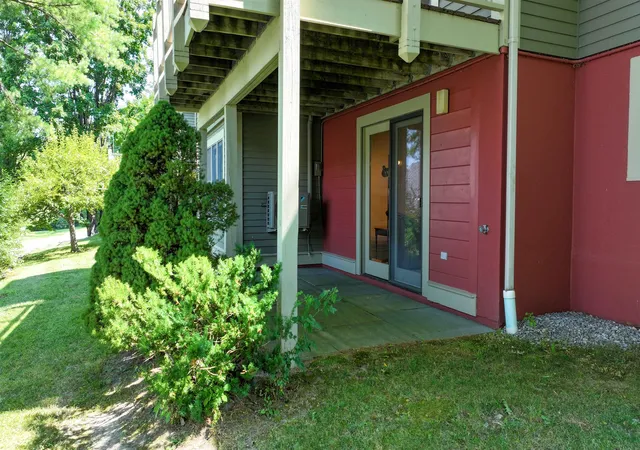 Photo 4 of Sale Pending at 12 Little Pond Ln, Middlebury, VT 05753 | MLS# 5108198 | Listing updated on 2026-09-09