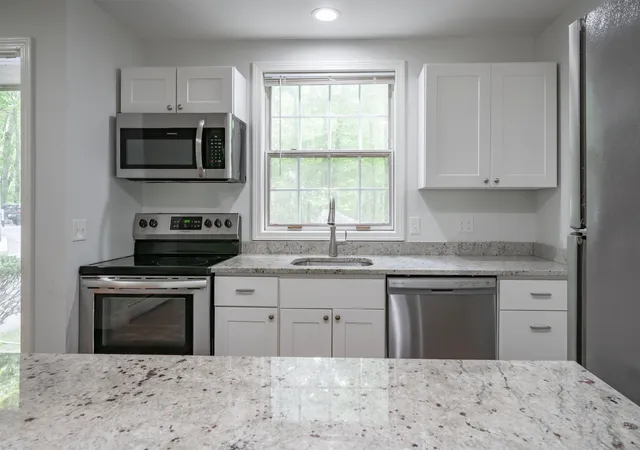 Photo 2 of Townhouse for sale at 1465 Hooksett Rd #52, Hooksett, NH 03106 | MLS# 5108208 | Listing updated on 2026-09-19