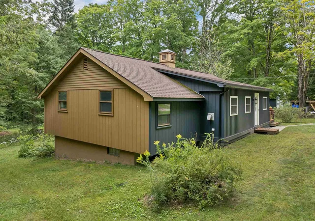Photo 2 of Single family home for sale at 100 Foothills Rd, Bradford, NH 03221 | MLS# 5108213 | Listing updated on 2026-09-17