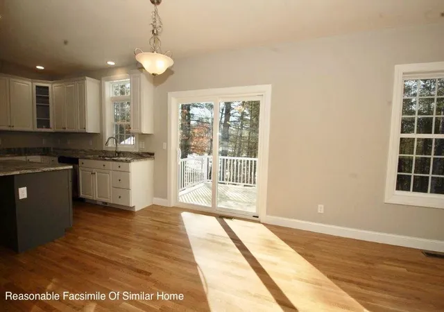 Photo 3 of Single family home for sale at 109 Lantern Dr, Sandown, NH 03873 | MLS# 5108214 | Listing updated on 2026-09-10