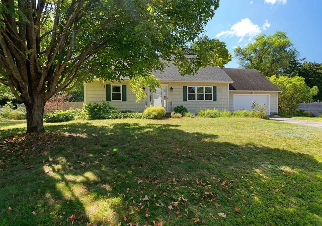 Photo 2 of Single family home for sale at 57 Lindale Dr, Colchester, VT 05446 | MLS# 5108220 | Listing updated on 2026-09-14