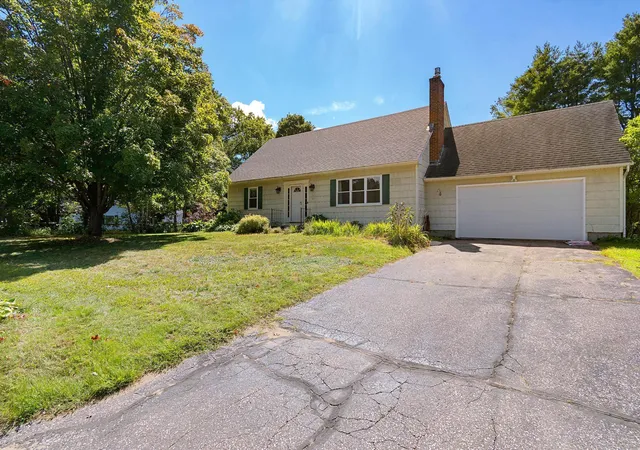 Photo 4 of Single family home for sale at 57 Lindale Dr, Colchester, VT 05446 | MLS# 5108220 | Listing updated on 2026-09-14