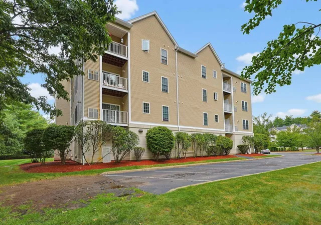 Photo 3 of Sale Pending at 59 Cluff Rd #52, Salem, NH 03079 | MLS# 5108224 | Listing updated on 2026-09-09