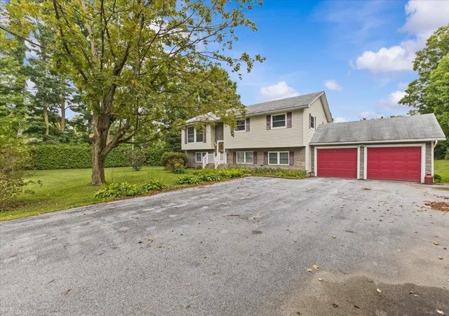 Photo 1 of Single family home for sale at 1085 Lamkin St, Highgate Center, VT 05459 | MLS# 5108233 | Listing updated on 2026-09-09