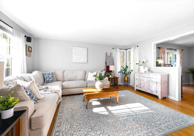 Photo 3 of Single family home for sale at 7 Fox Run Rd, Amherst, NH 03031 | MLS# 5108241 | Listing updated on 2026-09-12