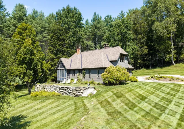 Single family home for sale at 451 Main St, South Londonderry, VT 05155 | MLS# 5108252