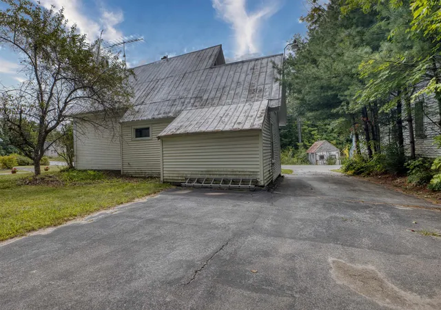 Photo 3 of Single family home for sale at 92 Moultonville Rd, Center Ossipee, NH 03814 | MLS# 5108260 | Listing updated on 2026-09-04