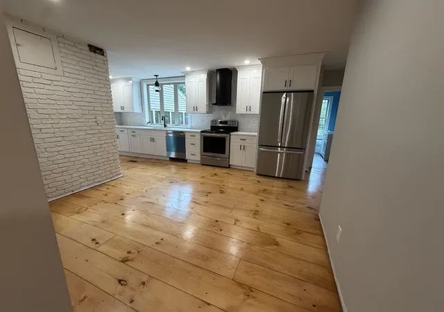 Photo 4 of Single family home for sale at 129 Old Dublin Rd, Peterborough, NH 03458 | MLS# 5108263 | Listing updated on 2026-09-04