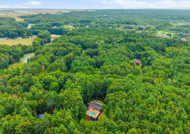 Photo 4 of Single family home for sale at 34 Old Stage Rd, Hampton Falls, NH 03844 | MLS# 5108267 | Listing updated on 2026-09-17