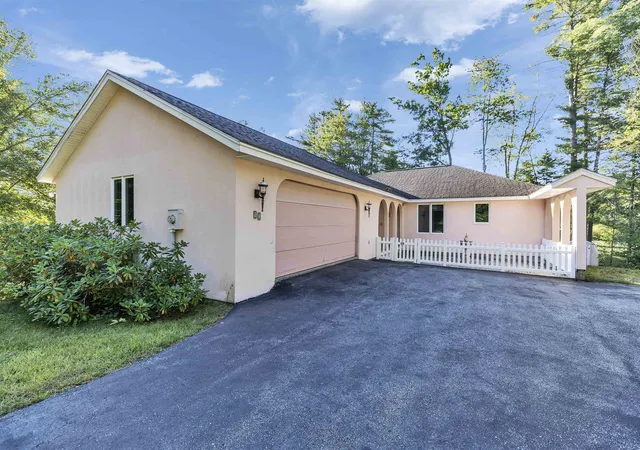Photo 2 of Single family home for sale at 20 Ridgecrest Rd, Jaffrey, NH 03452 | MLS# 5108287 | Listing updated on 2026-09-04