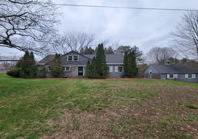 Photo 1 of Sale Pending at 1250 Chestnut St, Manchester, NH 03104 | MLS# 5108293 | Listing updated on 2026-09-18