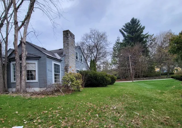 Photo 2 of Sale Pending at 1250 Chestnut St, Manchester, NH 03104 | MLS# 5108293 | Listing updated on 2026-09-18