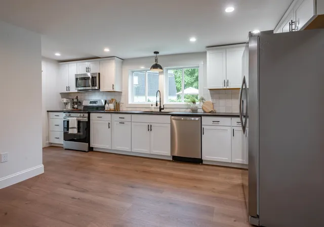 Photo 3 of Single family home for sale at 193 E Dunstable Rd, Nashua, NH 03062 | MLS# 5108298 | Listing updated on 2026-09-16