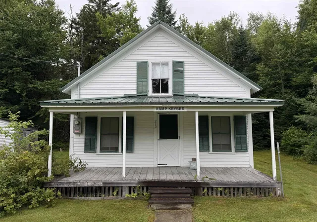 Photo 3 of Sale Pending at 212 Muchmore Rd, Bethlehem, NH 03574 | MLS# 5108300 | Listing updated on 2026-09-17