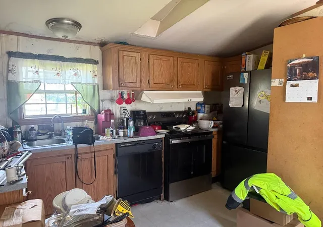 Photo 3 of Manufactured home for sale at 5 Raymond Pl, Claremont, NH 03743 | MLS# 5108305 | Listing updated on 2026-09-07