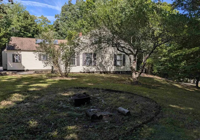 Photo 3 of Single family home for sale at 469 N State St, Concord, NH 03301 | MLS# 5108312 | Listing updated on 2026-09-08