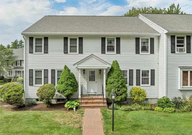 Photo 4 of Sale Pending at 37 Harbor Way #14, Wolfeboro, NH 03894 | MLS# 5108315 | Listing updated on 2026-10-26